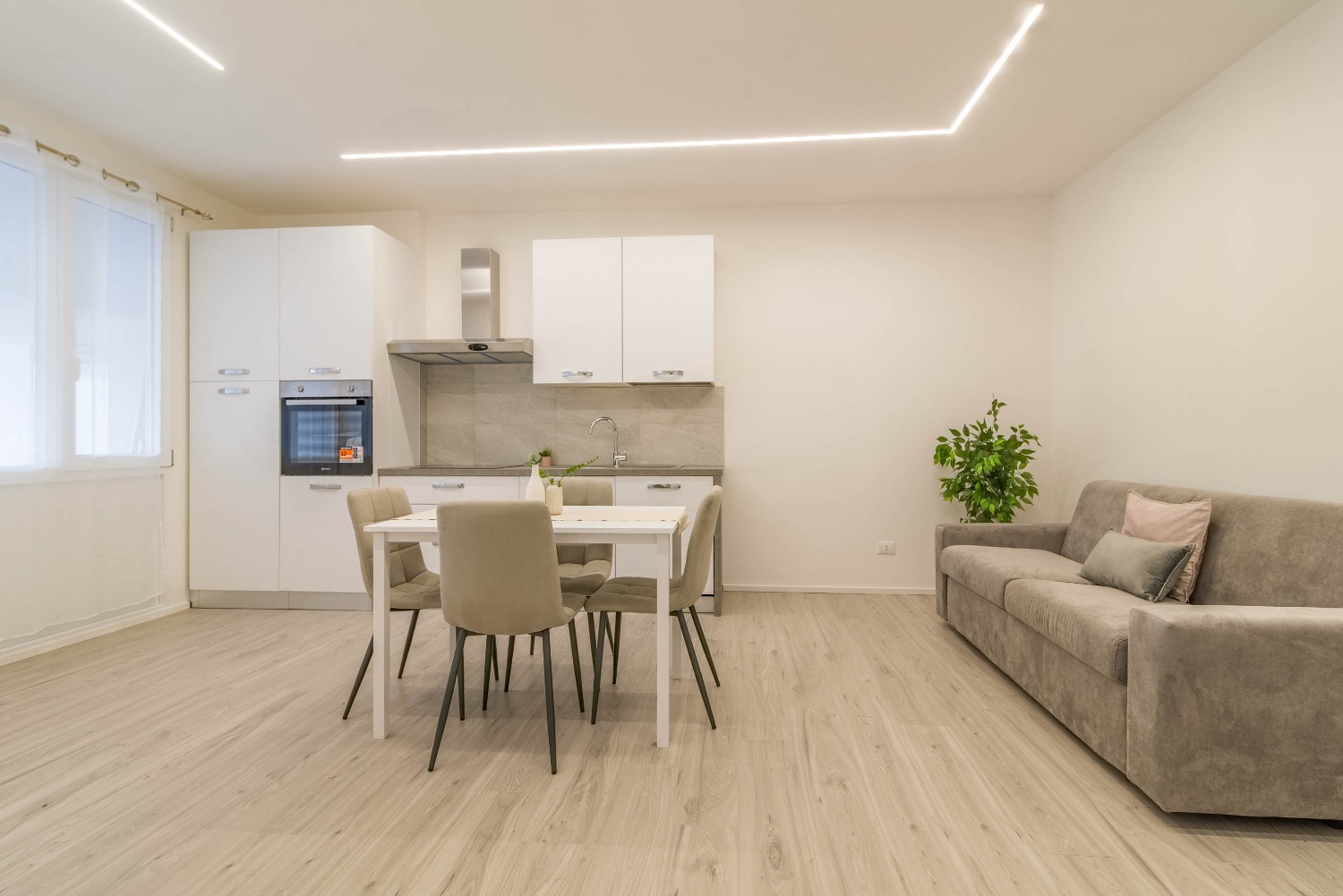 TRILOCALE RISTRUTTURATO A NUOVO CON POSTO AUTO