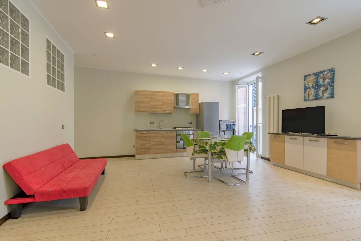 PAROLA D'ORDINE COMODITA' E MARE!!