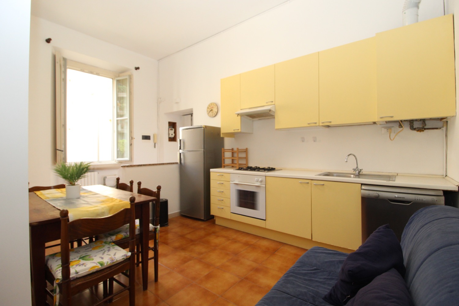 Trilocale in affitto fronte Bocconi Milano