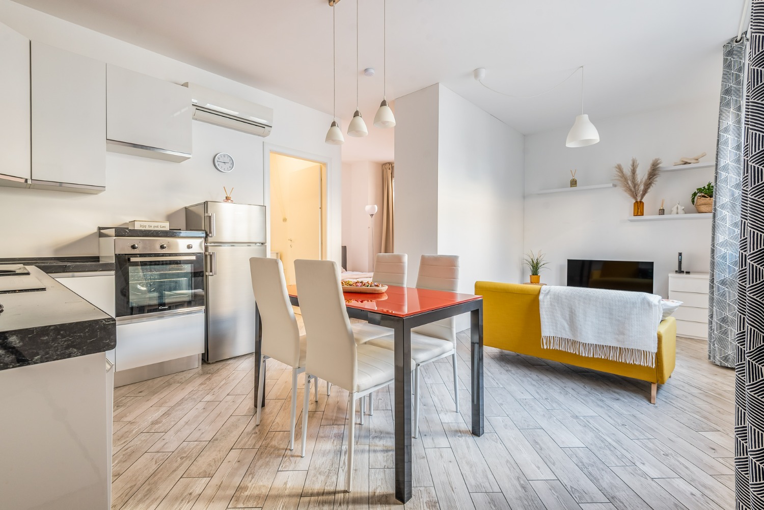 Monolocale con box auto, zona Fondazione Prada