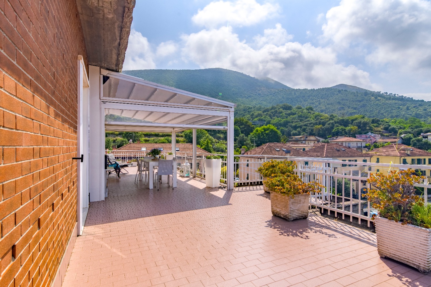 TRILOCALE ATTICO CON TERRAZZA DA SOGNO